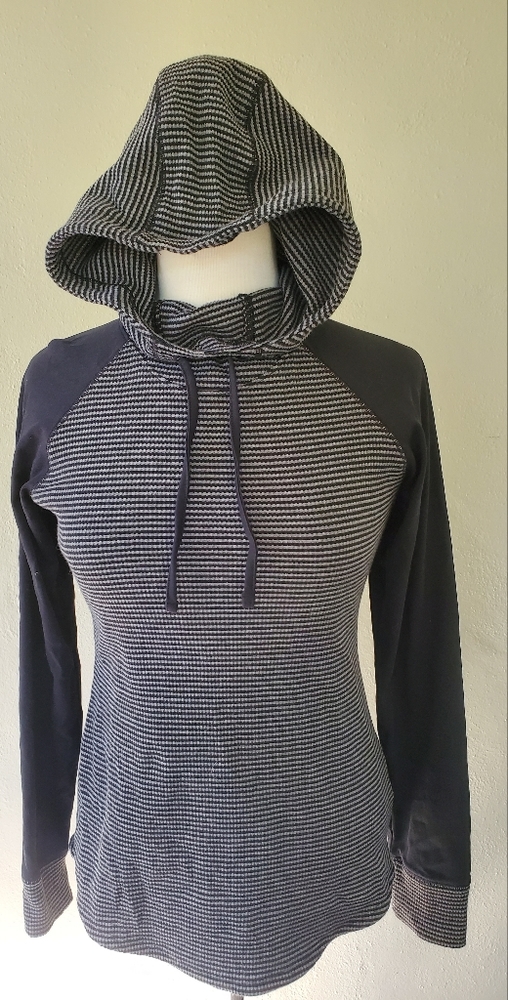 Long sleeve columbia pull over